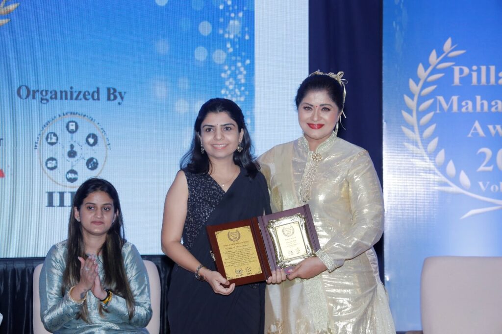 Maitrry P Shah Receives Pillars of Maharashtra Award as Eminent Artist of Maharashtra